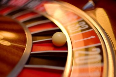 Lightning Roulette live wheel and interface